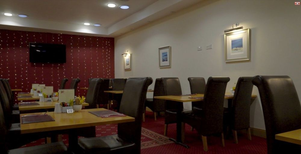 Portrush Adelphi Hotel Ngoại thất bức ảnh The interior of the lounge